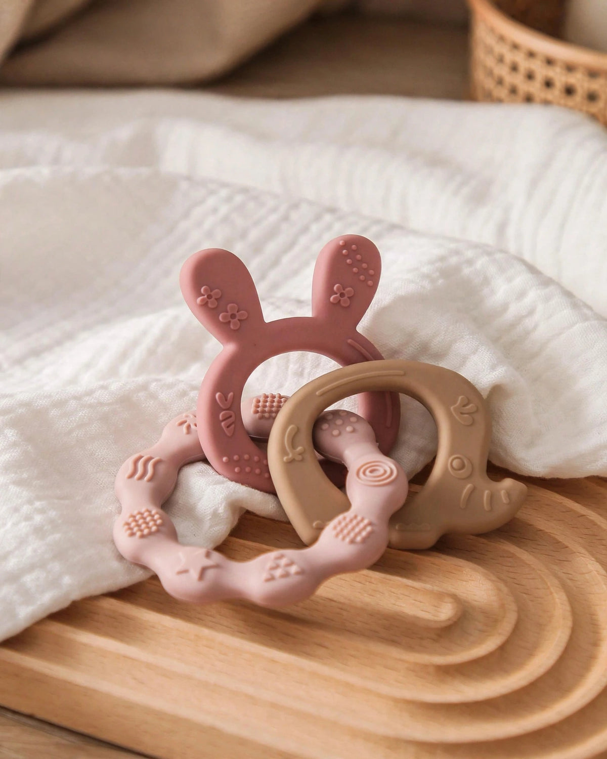 Silicone Teething Bracelet for Infants – Rabbit & Elephant Design